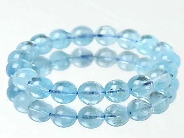 Đá Topaz Xanh là gợi ý mệnh Thủy đeo đá màu gì