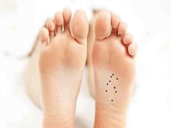 Nốt ruồi ở gan bàn chân trái