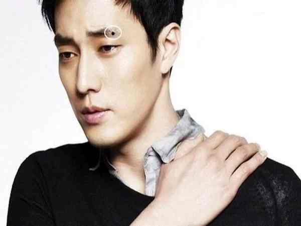 Nốt ruồi ở giữa lông mày trái nam