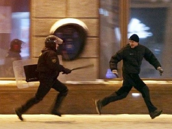 Mơ thấy bị đuổi giết bằng dao