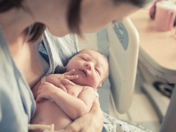 Nằm mơ thấy đẻ con có điềm gì có số gì may mắn tài lộc