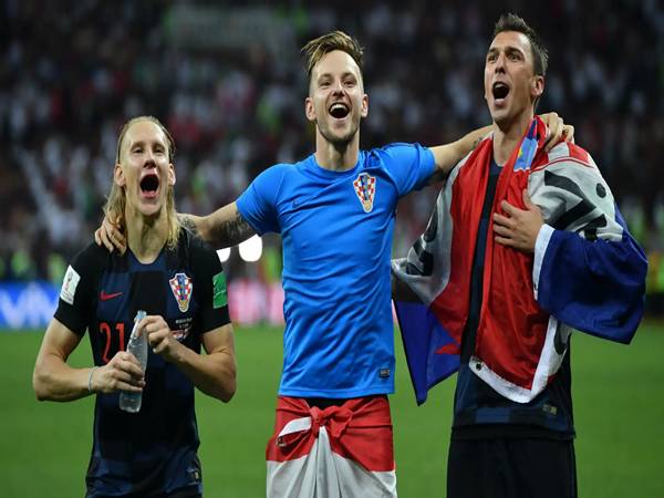 Ivan Rakitić / Mario Mandžukić là những cầu thủ Croatia xuất sắc
