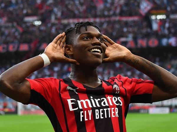 Tin MU: MU nhắm Rafael Leão cho hành lang trái